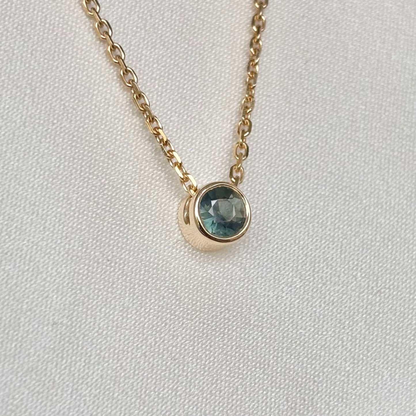 ONE OF A KIND gold necklace | natural and untreated sapphire