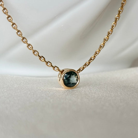 ONE OF A KIND gold necklace | natural and untreated sapphire